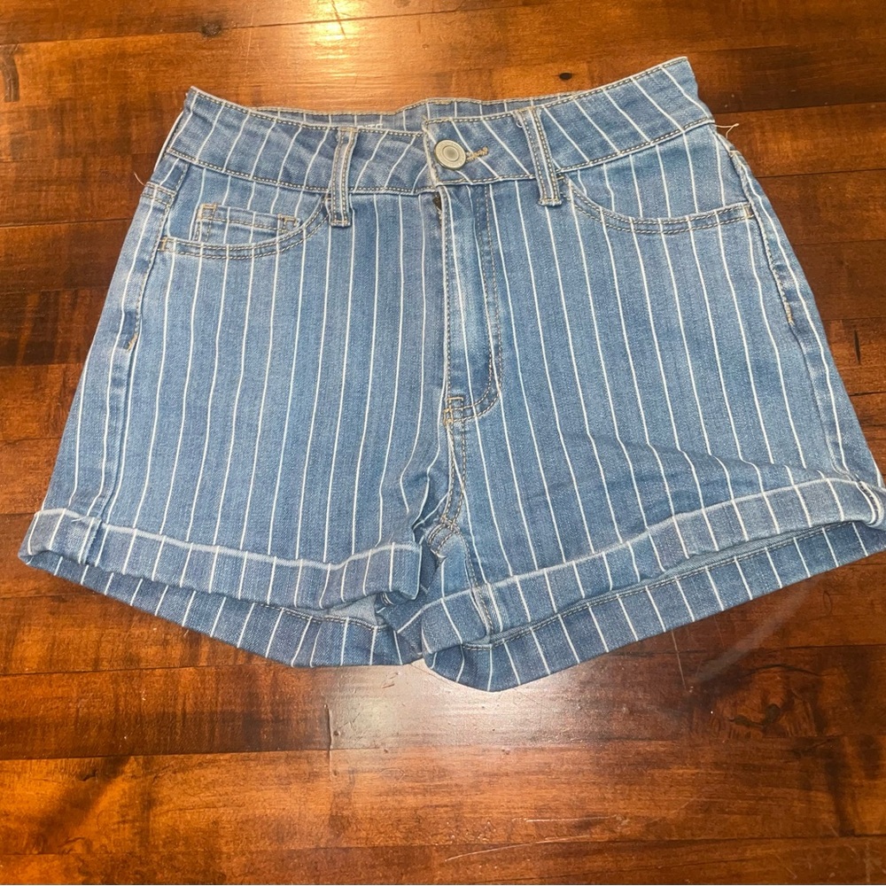 SO Women's Blue Pinstriped Jean Shorts